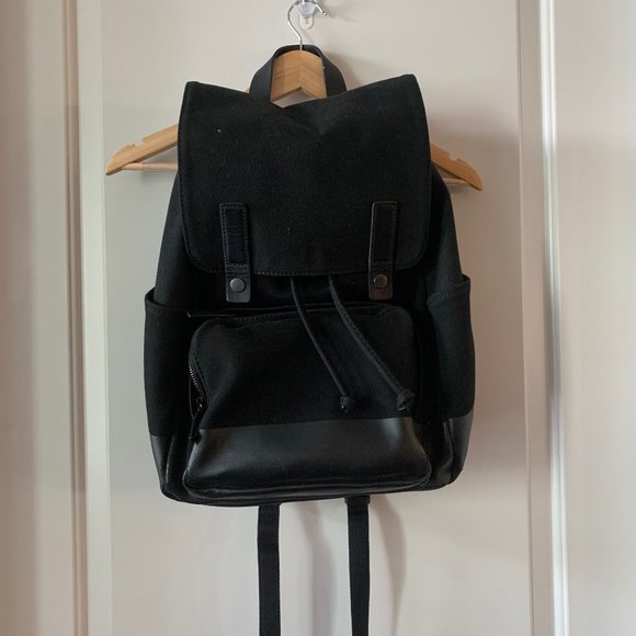 Everlane Handbags - Everlane Black Backpack